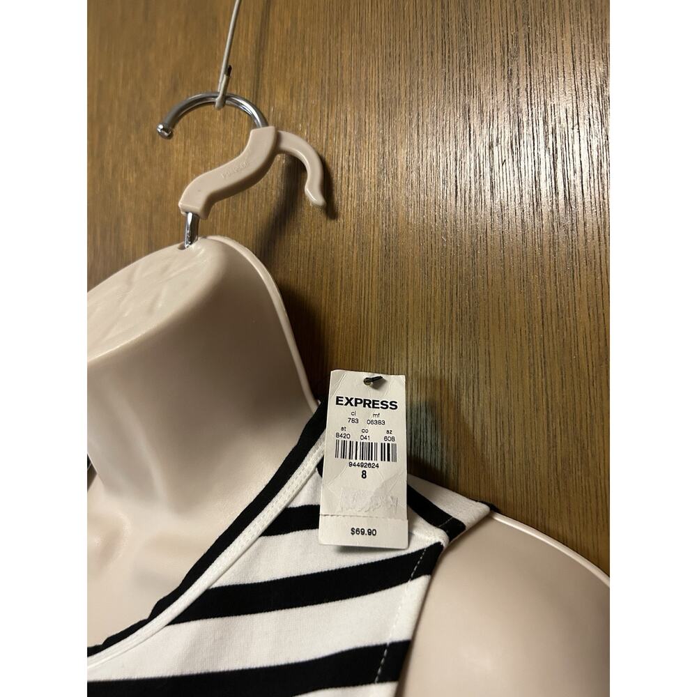 NEW Express size 8 Dress Cut-Out Black & White Short Stripe Summer $69.90 F26 - Picture 2 of 8